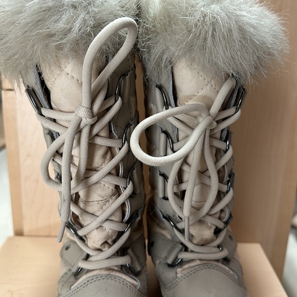 Sorel Joan of Arctic waterproof winter boots with fur - Picture 9 of 9